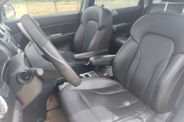 Used Haval H6 2015 Upgraded Model 1.5T Manual Two-Wheel Drive Elite Version Left Front Seat