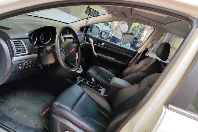 Used Haval H6 2015 Sport Edition 1.5T Automatic Two-Wheel Drive Luxury Model Left Front Seat