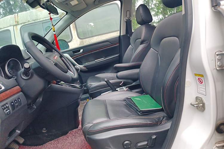Used Haval H6 2015 Upgraded Model 1.5T Manual Two-Wheel Drive Prestige Version Left Front Seat