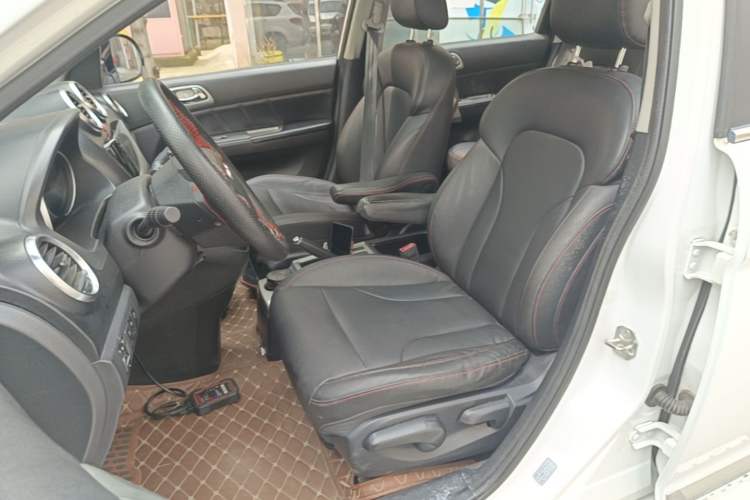 Used Haval H6 2015 Upgraded Model 1.5T Manual Two-Wheel Drive Elite Version Left Front Seat