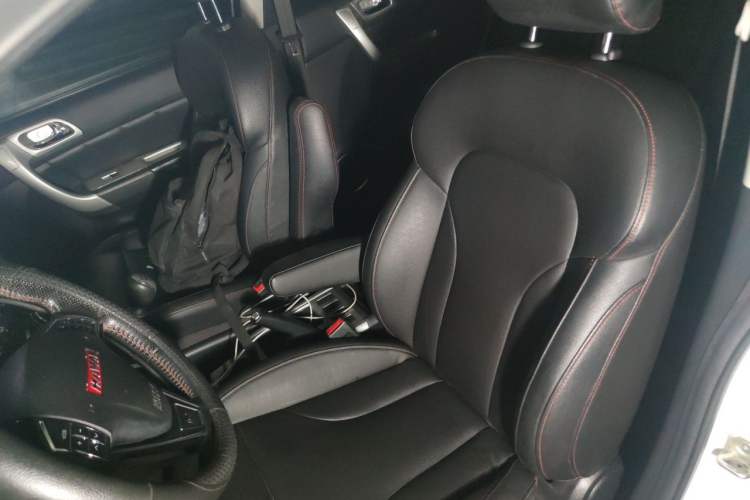 Used Haval H6 2015 Upgraded Model 1.5T Manual Two-Wheel Drive Elite Version Left Front Seat