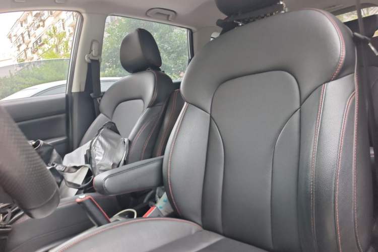 Used Haval H6 2015 Upgraded Model 1.5T Manual Two-Wheel Drive Elite Version Left Front Seat