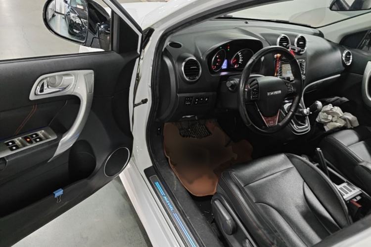 Used Haval H6 2015 Upgraded Model 1.5T Manual Two-Wheel Drive Elite Version Left Front Seat