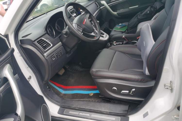 Used Haval H6 2015 Sport Edition 1.5T Automatic Two-Wheel Drive Luxury Model Left Front Seat