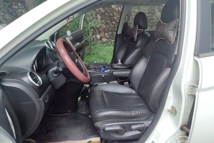 Used Haval H6 2015 Upgraded Model 1.5T Manual Two-Wheel Drive Elite Version Left Front Seat