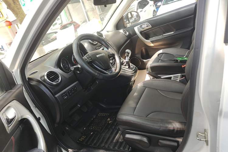 Used Haval H6 2015 Upgraded Model 1.5T Manual Two-Wheel Drive Elite Version Left Front Seat