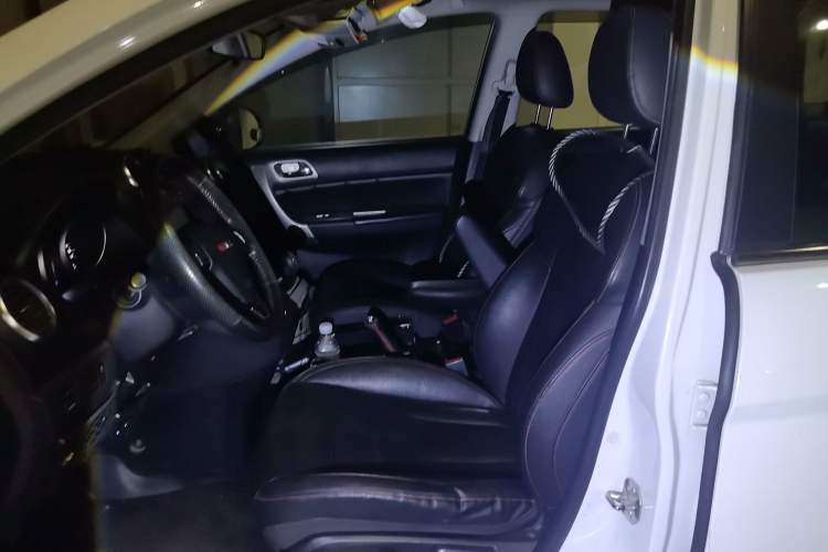 Used Haval H6 2015 Upgraded Model 1.5T Manual Two-Wheel Drive Elite Version Left Front Seat