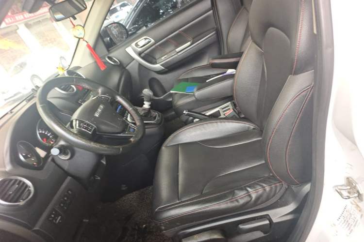 Used Haval H6 2015 Upgraded Model 1.5T Manual Two-Wheel Drive Elite Version Left Front Seat