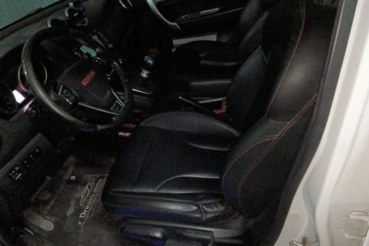 Used Haval H6 2015 Upgraded Model 1.5T Manual Two-Wheel Drive Elite Version Left Front Seat