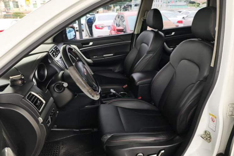 Used Haval H6 2015 Sport Edition 1.5T Automatic Two-Wheel Drive Luxury Model Left Front Seat