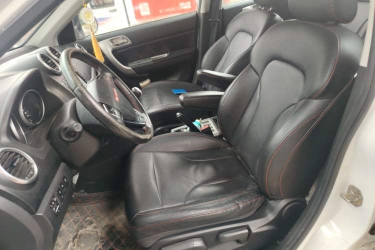 Used Haval H6 2015 Upgraded Model 1.5T Manual Two-Wheel Drive Elite Version Left Front Seat
