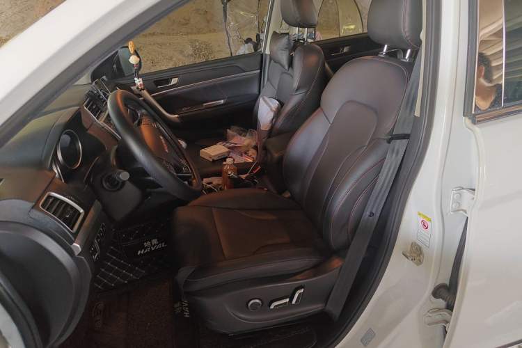 Used Haval H6 2015 Sport Edition 1.5T Automatic Two-Wheel Drive Luxury Model Left Front Seat