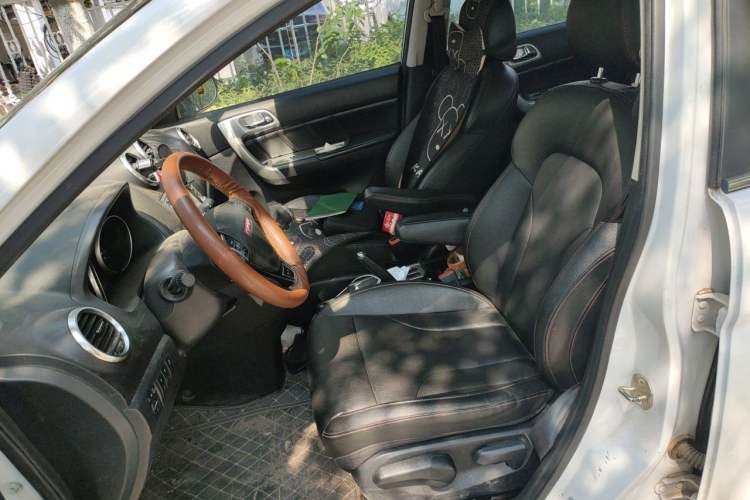 Used Haval H6 2015 Upgraded Model 1.5T Manual Two-Wheel Drive Elite Version Left Front Seat