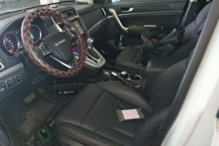Used Haval H6 2015 Sport Edition 1.5T Automatic Two-Wheel Drive Luxury Model Left Front Seat