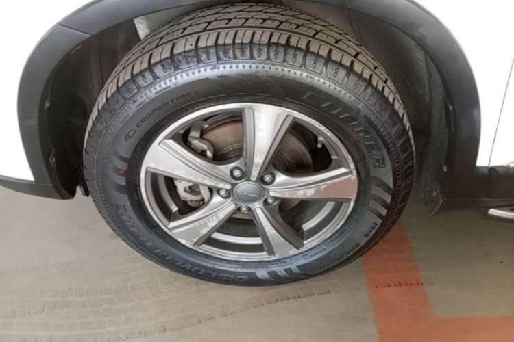 Used Haval H6 2015 Revised Version Sport Edition 1.5T Manual Transmission Two-Wheel Drive Elite Grade Left Front Wheel Hub