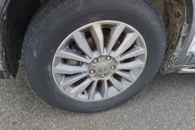 Used Haval H6 2015 Sport Edition 1.5T Automatic Two-Wheel Drive Luxury Model Left Front Wheel Hub