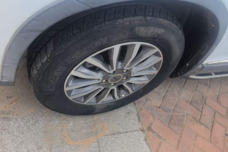Used Haval H6 2015 Sport Edition 1.5T Automatic Two-Wheel Drive Luxury Model Left Front Wheel Hub