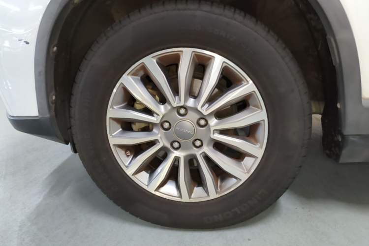 Used Haval H6 2015 Sport Edition 1.5T Automatic Two-Wheel Drive Luxury Model Left Front Wheel Hub