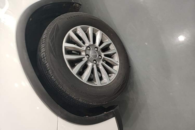 Used Haval H6 2015 Sport Edition 1.5T Automatic Two-Wheel Drive Luxury Model Left Front Wheel Hub