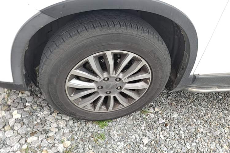 Used Haval H6 2015 Sport Edition 1.5T Automatic Two-Wheel Drive Luxury Model Left Front Wheel Hub