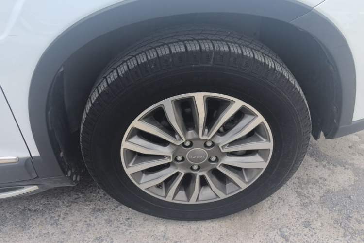 Used Haval H6 2015 Sport Edition 1.5T Automatic Two-Wheel Drive Luxury Model Left Front Wheel Hub