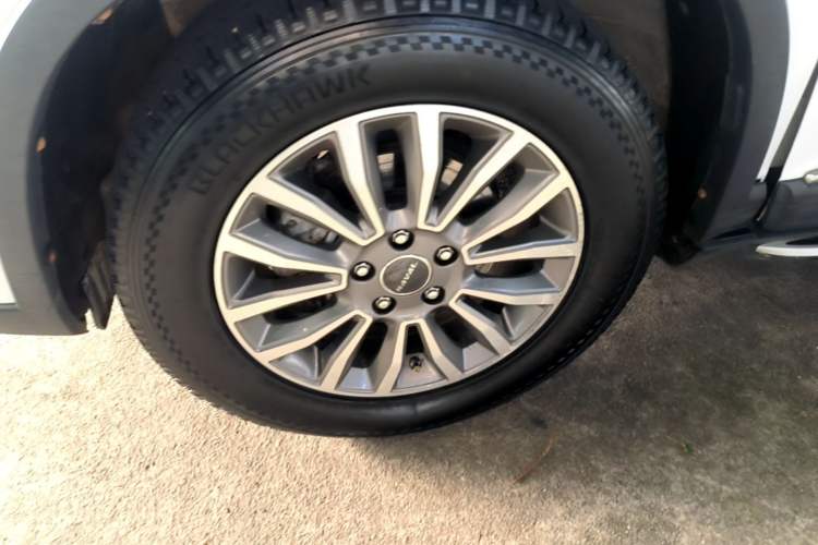 Used Haval H6 2015 Sport Edition 1.5T Automatic Two-Wheel Drive Luxury Model Left Front Wheel Hub