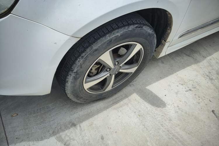 Used Haval H6 2015 Upgraded Model 1.5T Manual Two-Wheel Drive Elite Version Left Front Wheel Hub