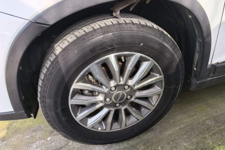 Used Haval H6 2015 Sport Edition 1.5T Automatic Two-Wheel Drive Luxury Model Left Front Wheel Hub