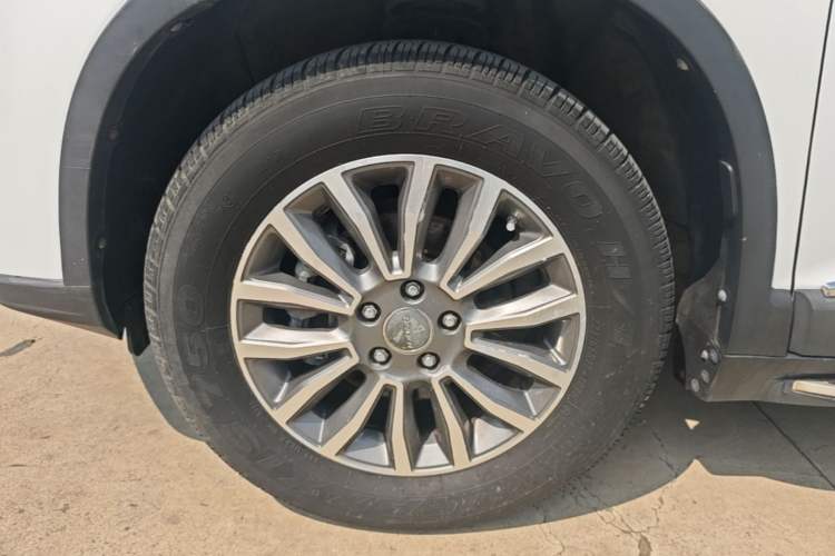 Used Haval H6 2015 Sport Edition 1.5T Automatic Two-Wheel Drive Luxury Model Left Front Wheel Hub