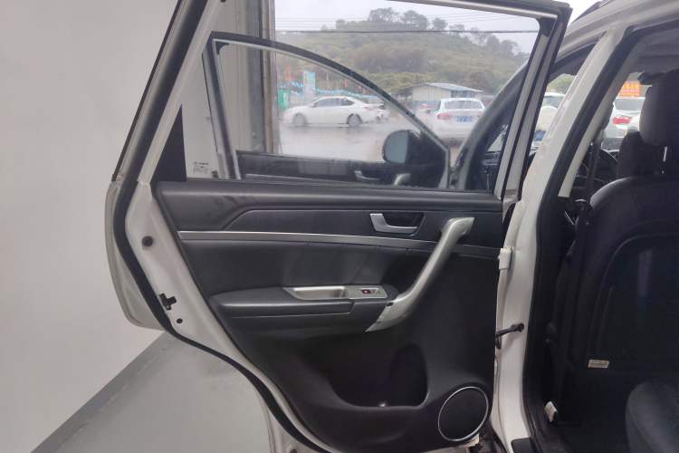 Used Haval H6 2015 Sport Edition 1.5T Automatic Two-Wheel Drive Luxury Model Left Rear Door Interior