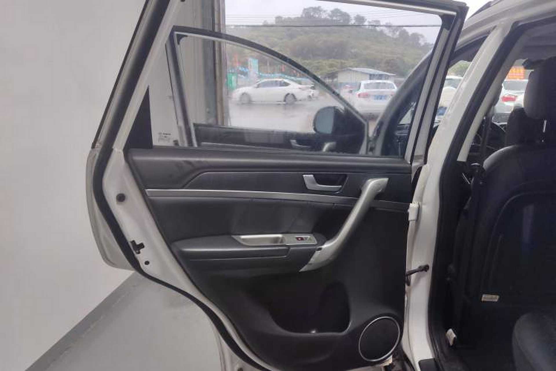 Used Haval H6 2015 Sport Edition 1.5T Automatic Two-Wheel Drive Luxury Model Left Rear Door Interior