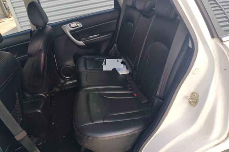 Used Haval H6 2015 Upgraded Model 1.5T Manual Two-Wheel Drive Elite Version Left Rear Seat