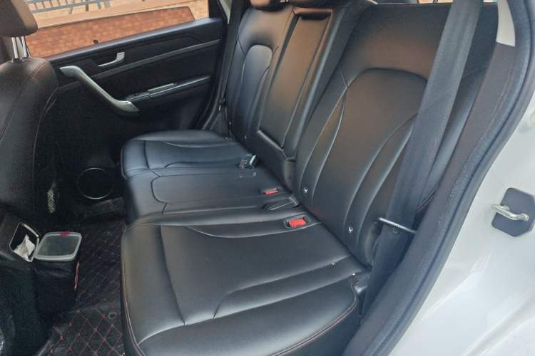 Used Haval H6 2015 Sport Edition 1.5T Automatic Two-Wheel Drive Luxury Model Left Rear Seat