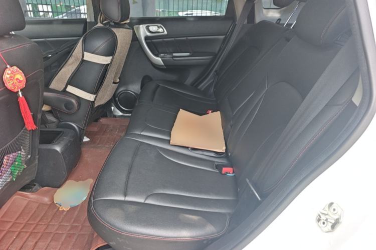 Used Haval H6 2015 Upgraded Model 1.5T Manual Two-Wheel Drive Elite Version Left Rear Seat