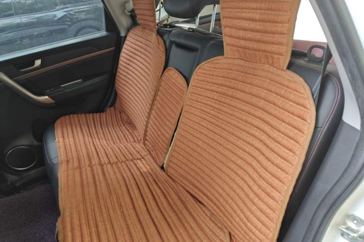 Used Haval H6 2015 Sport Edition 1.5T Automatic Two-Wheel Drive Luxury Model Left Rear Seat