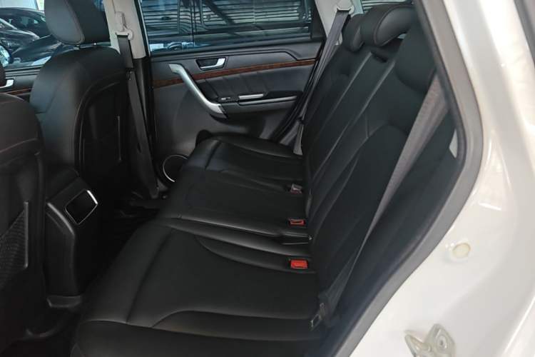Used Haval H6 2015 Revised Version Sport Edition 1.5T Manual Transmission Two-Wheel Drive Elite Grade Left Rear Seat