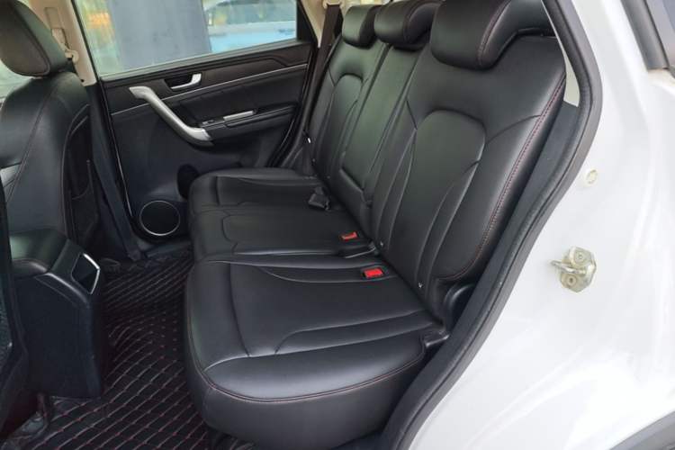 Used Haval H6 2015 Sport Edition 1.5T Automatic Two-Wheel Drive Luxury Model Left Rear Seat