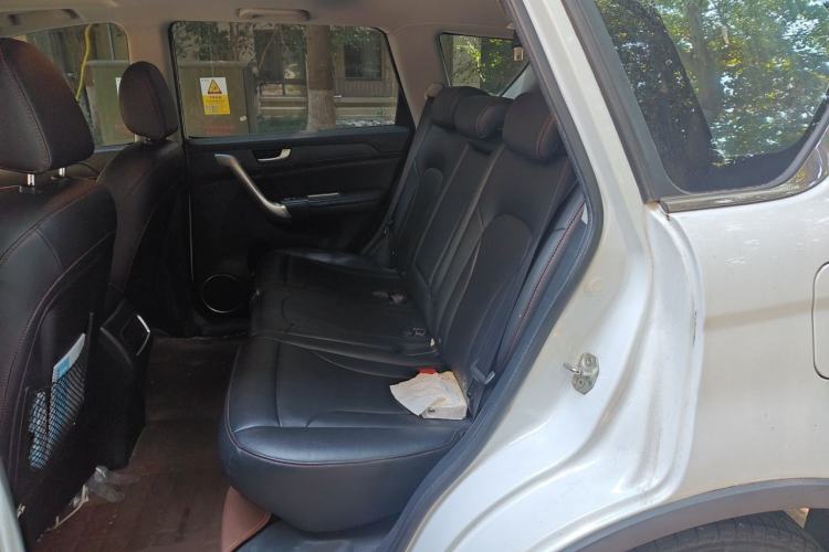 Used Haval H6 2015 Revised Version Sport Edition 1.5T Manual Transmission Two-Wheel Drive Elite Grade Left Rear Seat