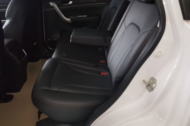 Used Haval H6 2015 Sport Edition 1.5T Automatic Two-Wheel Drive Luxury Model Left Rear Seat