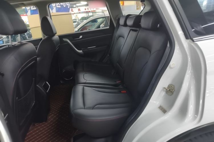 Used Haval H6 2015 Sport Edition 1.5T Automatic Two-Wheel Drive Luxury Model Left Rear Seat