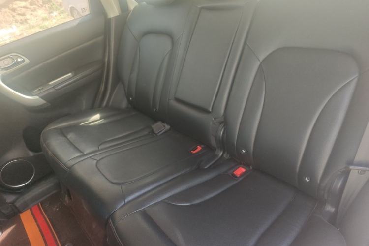 Used Haval H6 2015 Upgraded Model 1.5T Manual Two-Wheel Drive Elite Version Left Rear Seat