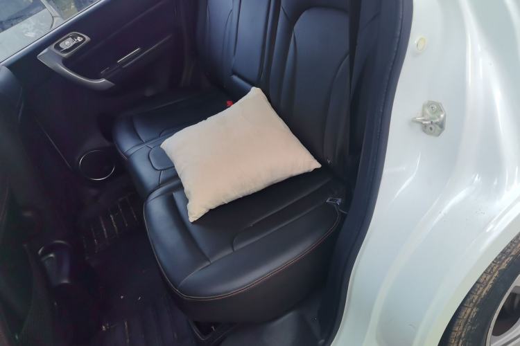 Used Haval H6 2015 Upgraded Model 1.5T Manual Two-Wheel Drive Elite Version Left Rear Seat