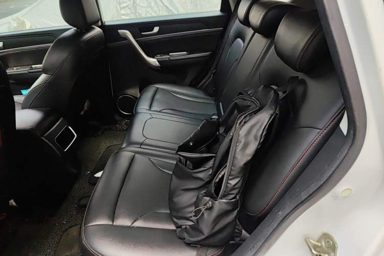 Used Haval H6 2015 Sport Edition 1.5T Automatic Two-Wheel Drive Luxury Model Left Rear Seat