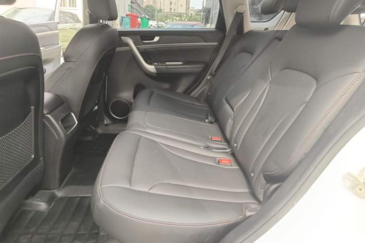 Used Haval H6 2015 Sport Edition 1.5T Automatic Two-Wheel Drive Luxury Model Left Rear Seat