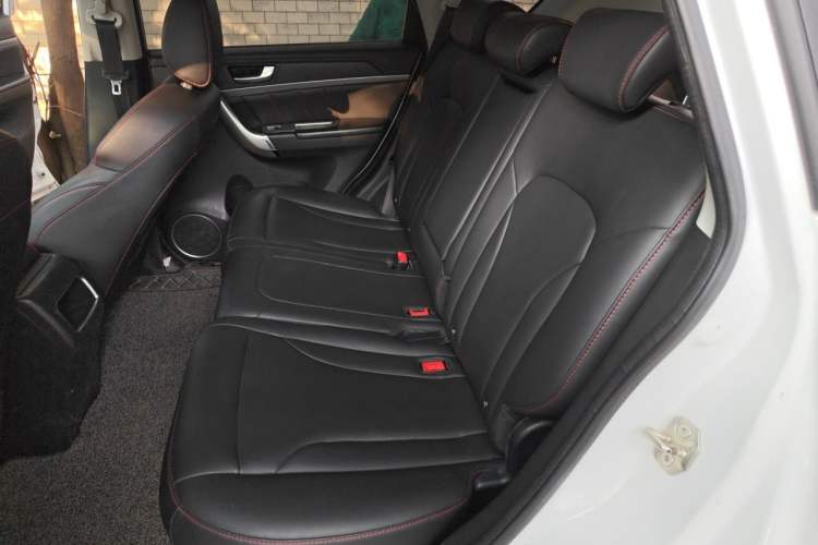 Used Haval H6 2015 Sport Edition 1.5T Automatic Two-Wheel Drive Luxury Model Left Rear Seat