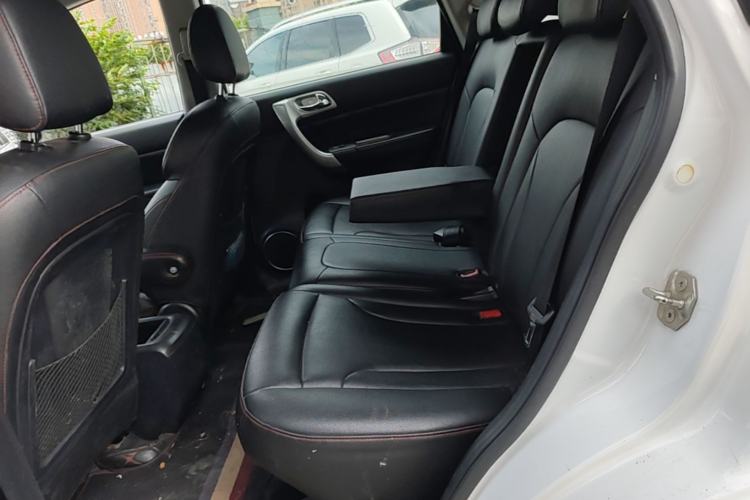 Used Haval H6 2015 Upgraded Model 1.5T Manual Two-Wheel Drive Elite Version Left Rear Seat