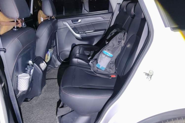 Used Haval H6 2015 Sport Edition 1.5T Automatic Two-Wheel Drive Luxury Model Left Rear Seat