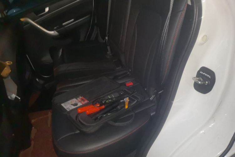 Used Haval H6 2015 Sport Edition 1.5T Automatic Two-Wheel Drive Luxury Model Left Rear Seat