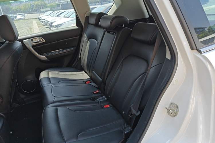 Used Haval H6 2015 Upgraded Model 1.5T Manual 4x4 Elite Version Left Rear Seat