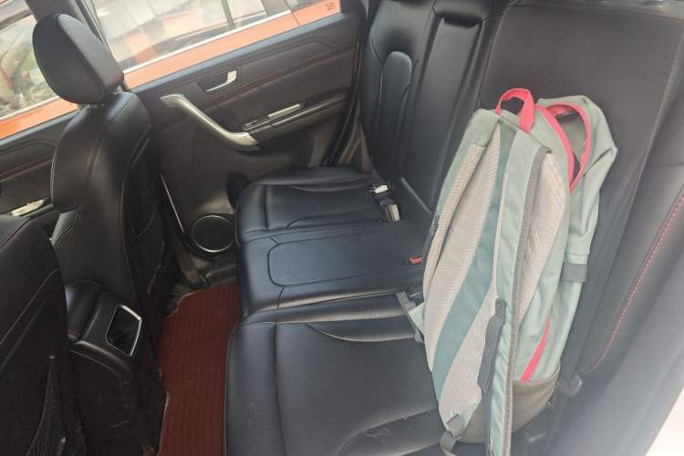 Used Haval H6 2015 Revised Version Sport Edition 1.5T Manual Transmission Two-Wheel Drive Elite Grade Left Rear Seat